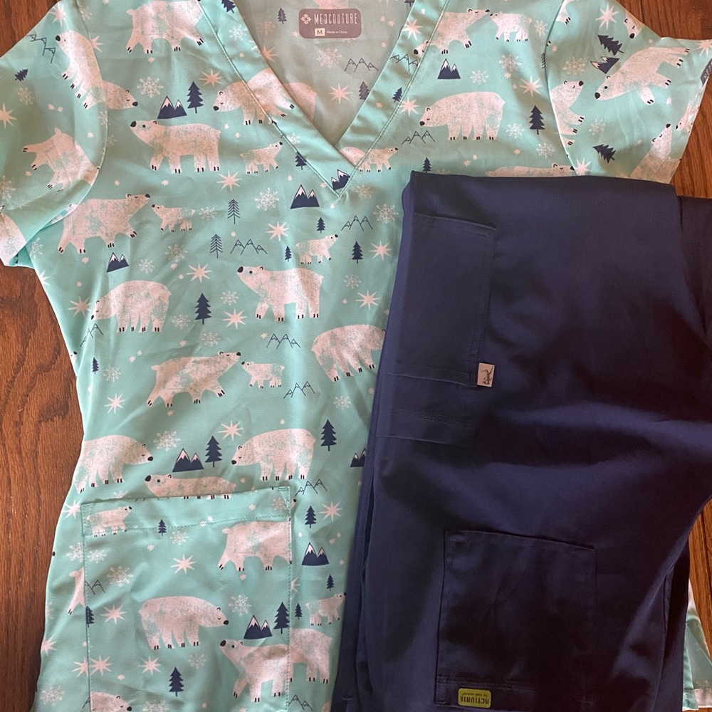 Med Cotour Christmas/Holiday Scrub Set